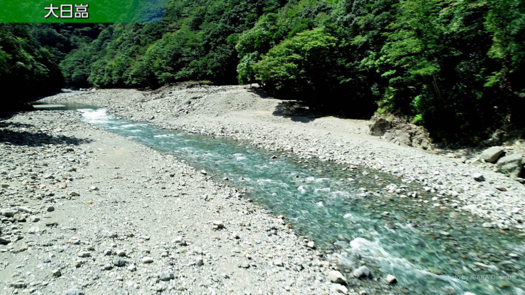 大日嵓から能谷川原までの川